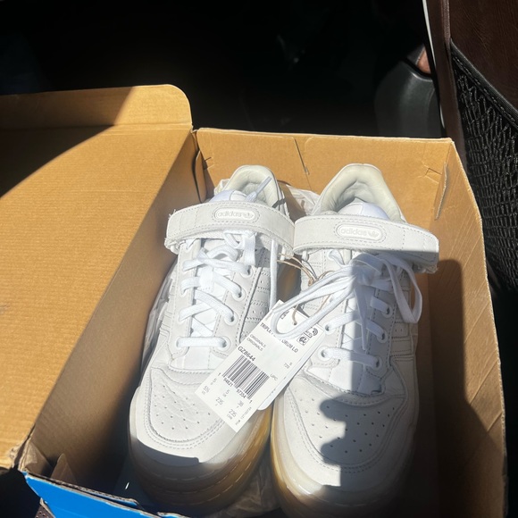 Brand NEW Adidas Triple platform size 6